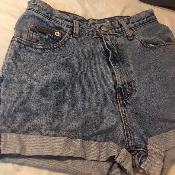 High rise Calvin Klein shorts - Picture 4 of 4